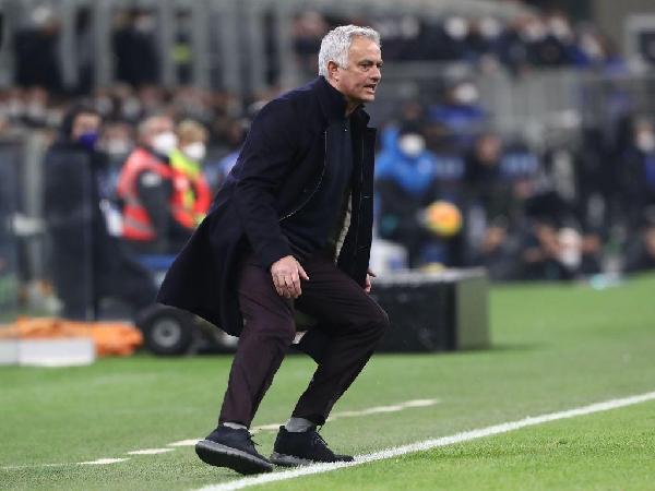 Tin thể thao 11/2: Cầu thủ Roma tính ra đi vì chán bị Mourinho mắng mỏ