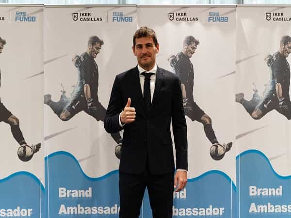Cựu cầu thủ Iker Casillas