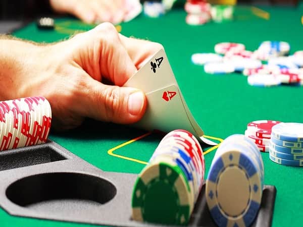 Hướng dẫn cách chơi Poker qua các vòng