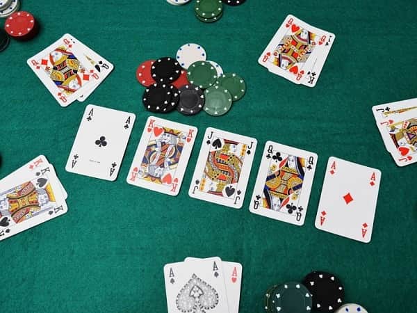 Tiêu chí đánh giá những ván bài poker kinh điển