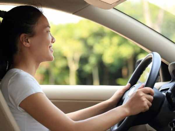 Mộng mị thấy đi ô tô một mình