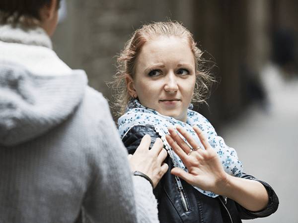 Mơ thấy người lạ chết, đám ma người lạ đánh con gì hên