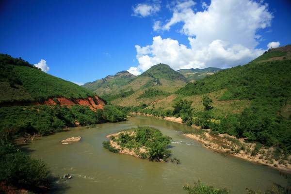 Nằm mơ thấy nước sông dâng cao là điềm gì? Tốt hay xấu?