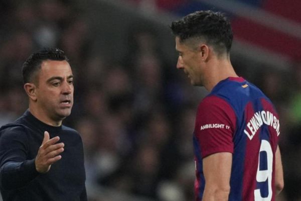 Lewandowski phản hồi tin đồn bảo vệ quan hệ CLB