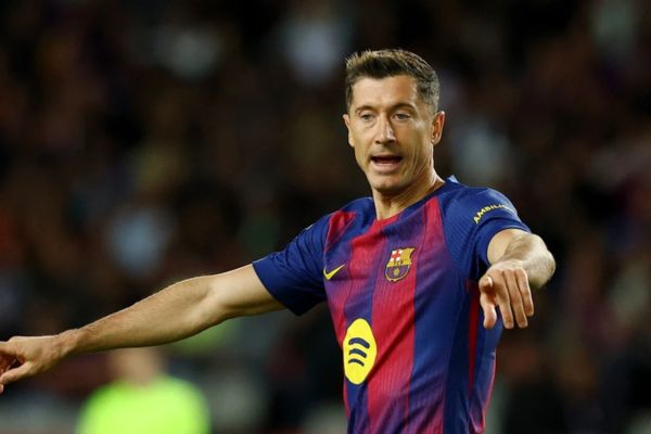 Nguồn tin tiết lộ xích mích của tiền đạo Ba Lan