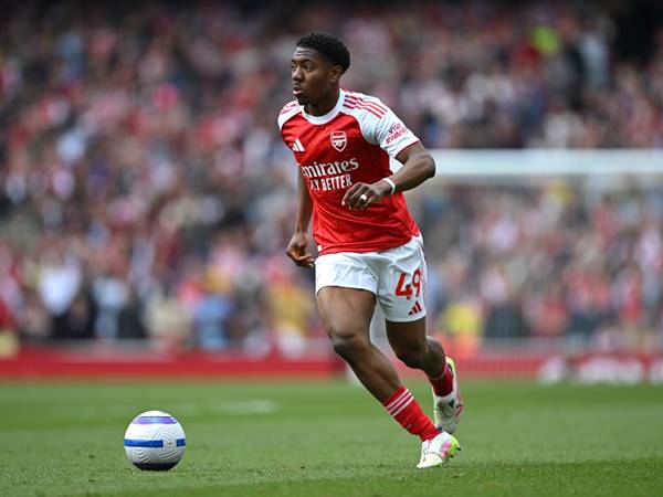 Hành trình qua các CLB của Myles Lewis-Skelly